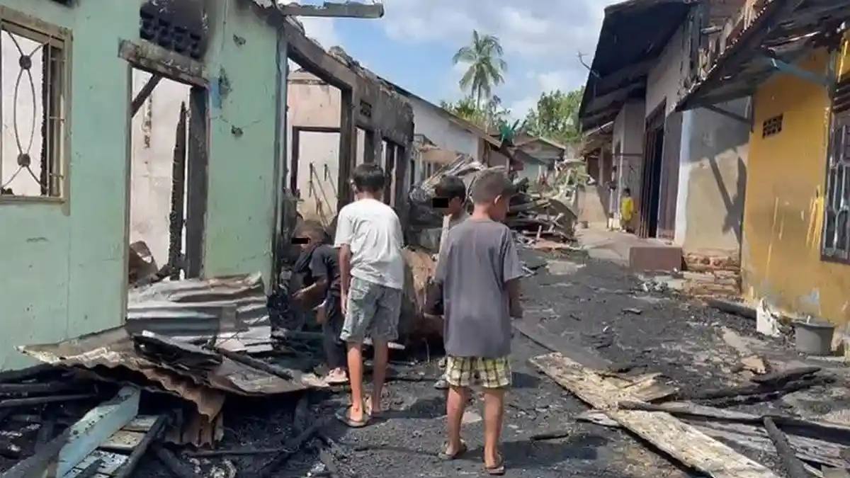Update Pascakebakaran Eks Lokalisasi Pucuk Jambi, Warga Datangi Reruntuhan
