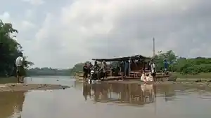 20260615-perahu-pasir-penyeberangan-sungai-serayu.jpg