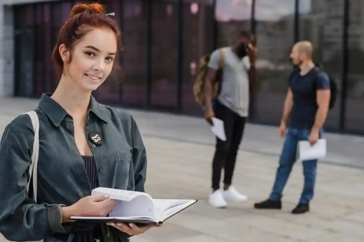 30 Pantun Sambut Mahasiswa Baru, Ucapan Selamat Datang Unik Cocok buat Konten Sosmed Kampus