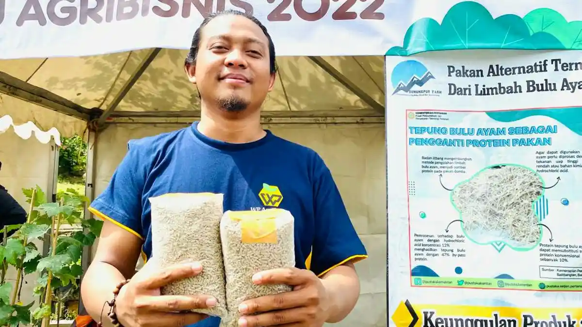 Manfaatkan Limbah Bulu Ayam, Pemuda di Tegal Olah Jadi Pakan Alternatif Ternak