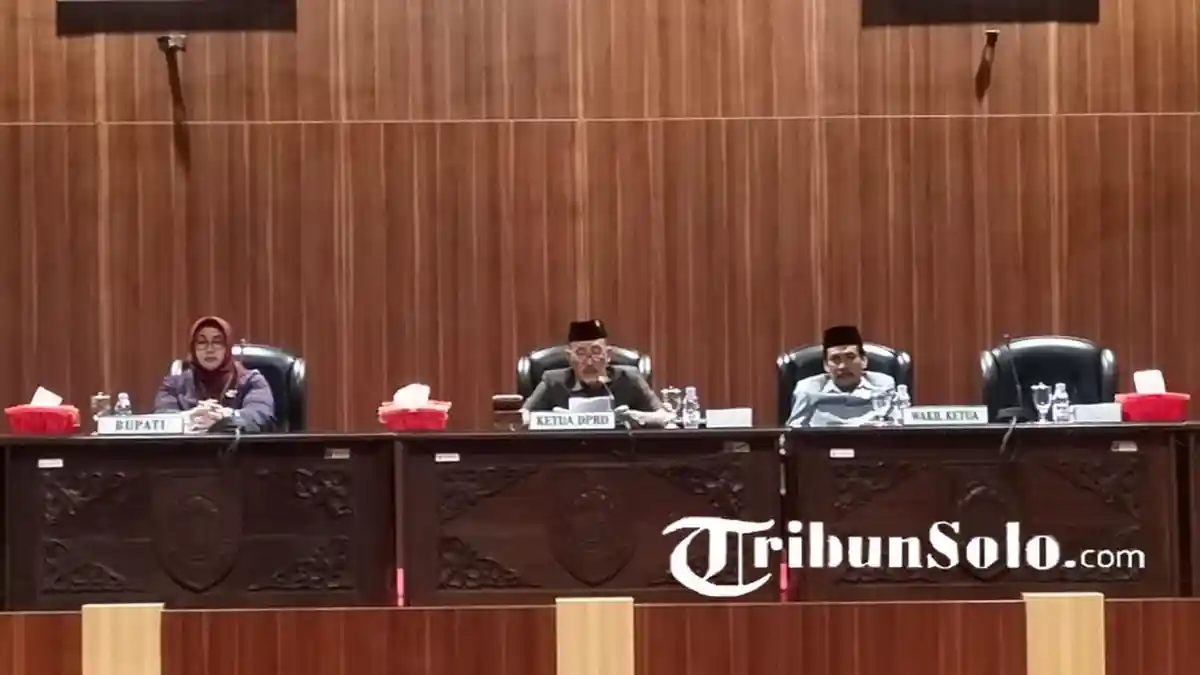DPRD Sragen Gelar Rapat Paripurna Bahas Raperda Pertanggungjawaban Pelaksanaan APBD 2022