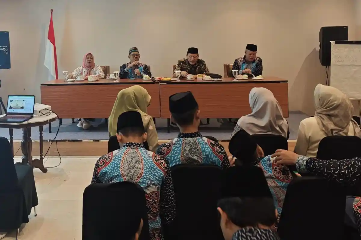 Puji Raharjo Dorong Kafilah MTQ Lampung Harus Berprestasi dan Membawa Misi Dakwah - mendorong-Kafilah-Lampung65.jpg