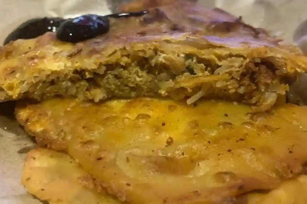 Gurihnya Martabak Usus Ayam, Kuliner Khas Gresik yang Nikmat dan Ramah di Kantong