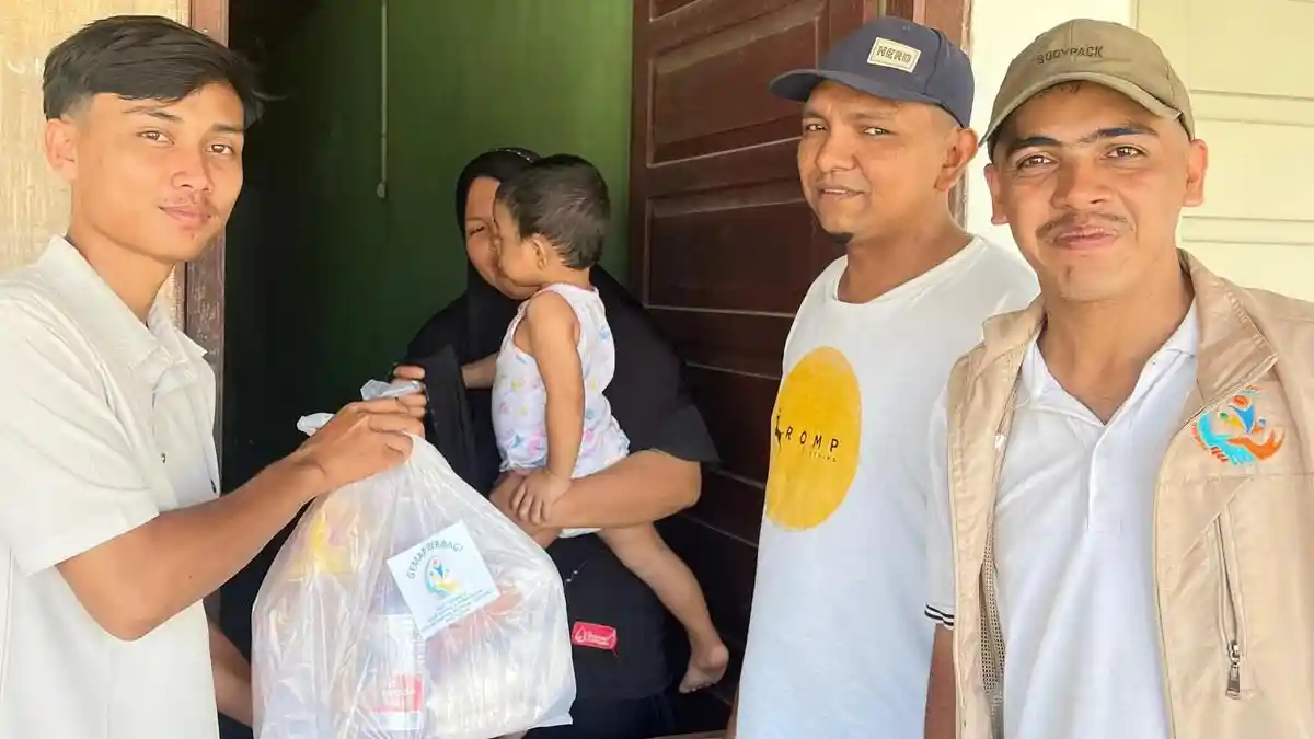 Gemar dan Forkasgemadya Bagikan Parsel Lebaran kepada 60 Yatim dan Duafa