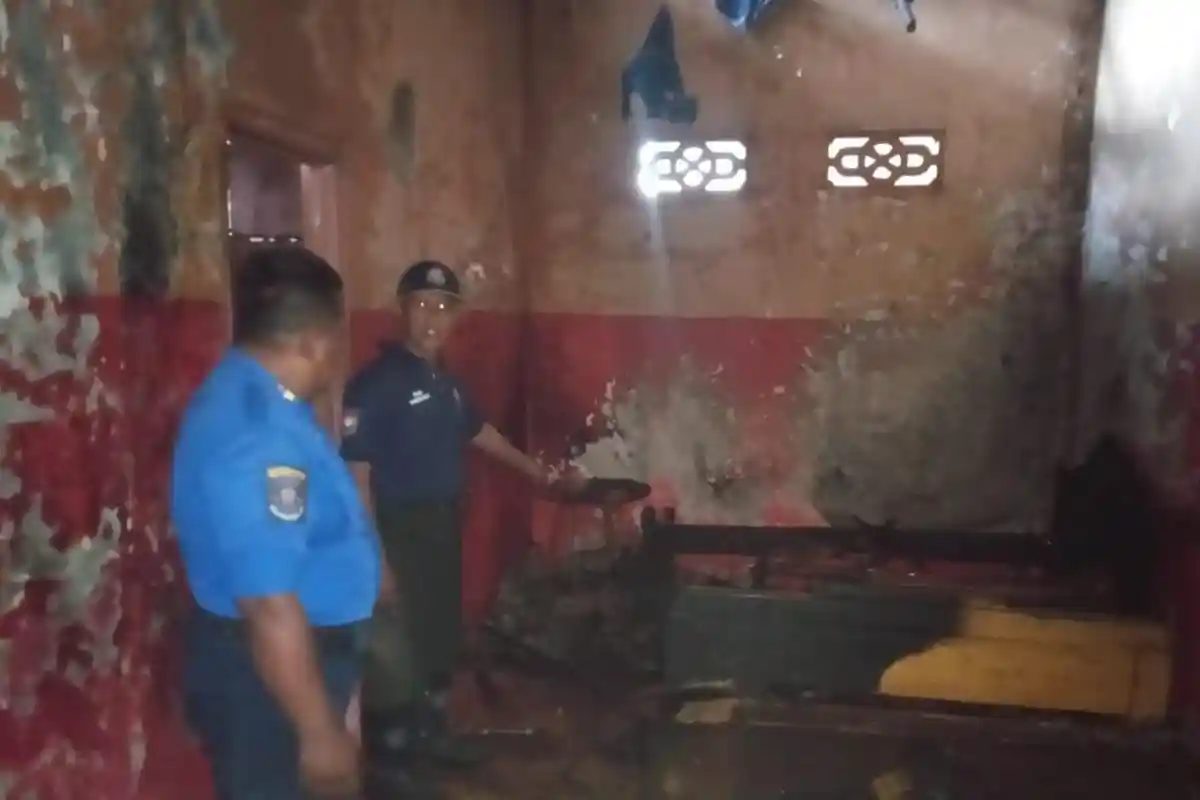 Mainan Korek Api di dalam Kamar, Rumah di Ponorogo Terbakar: 1 Orang Jadi Korban