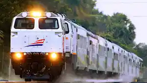 kereta-api-istimewa.jpg
