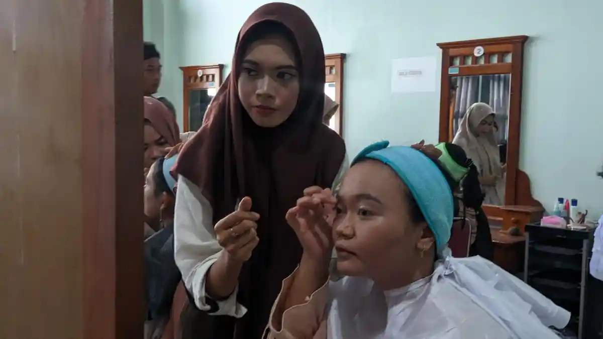 Pelatihan MuA, Digemari Kaum Puan di Kudus