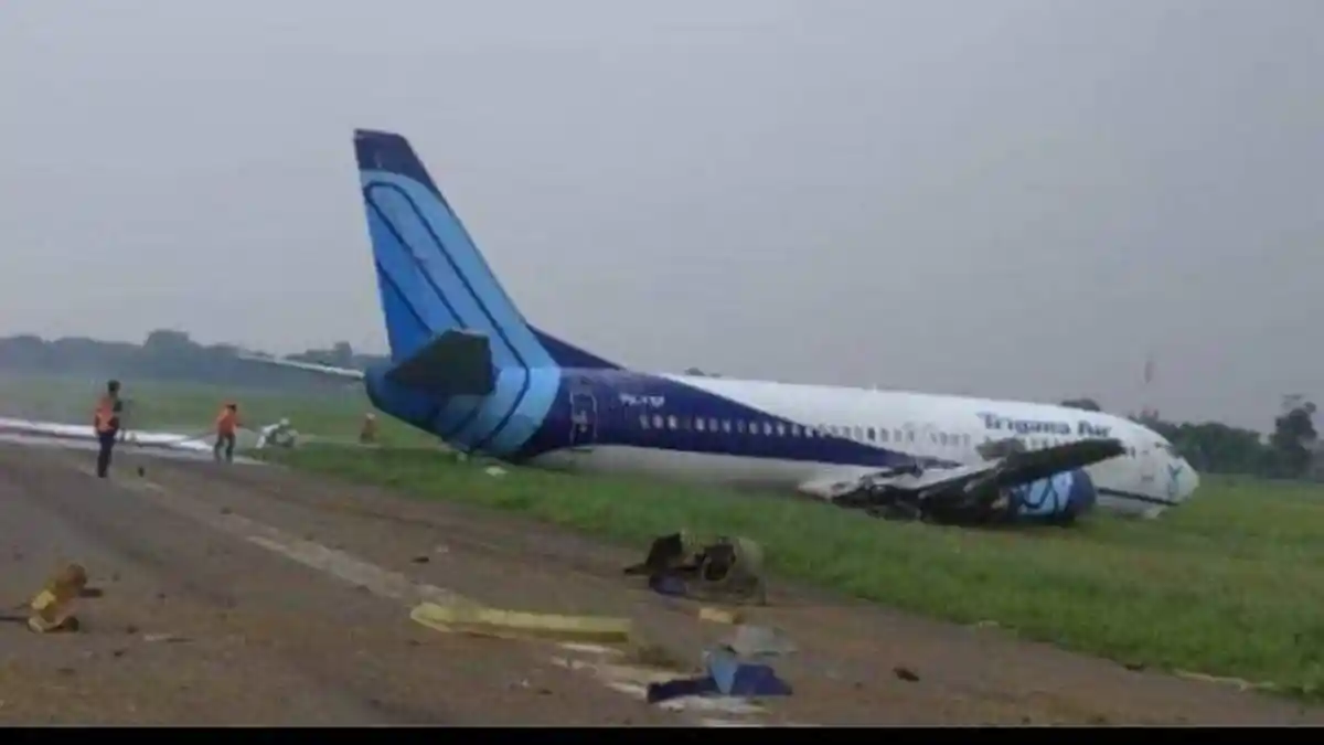 Detik-detik Trigana Air Tergelincir di Bandara Halim Perdanakusuma