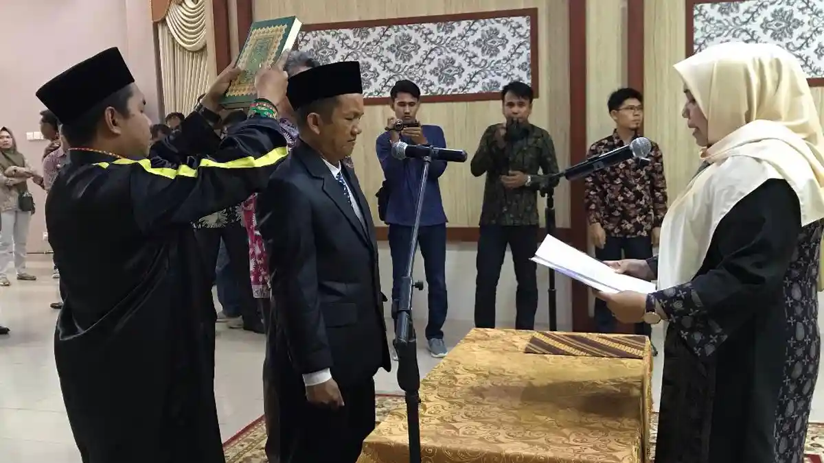 Budi Mulya Dilantik Jadi Dirut PDAM Tirta Muarojambi, Ini Harapan Bupati Masnah Busro