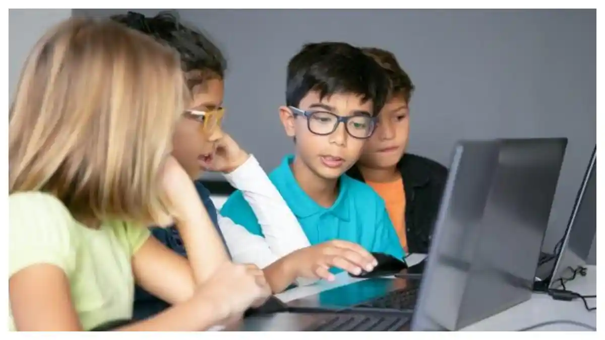 Kunci Jawaban Informatika Kelas 10 Hal 119, Latihan Perulangan: Indeks dan While Loop dalam Python