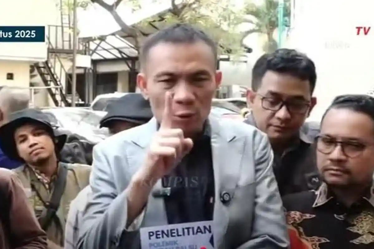 Rismon Sianipar Diperiksa Terkait Ijazah Jokowi: Bawa Bukti Ilmiah, Tak akan Mundur Satu Inci Pun