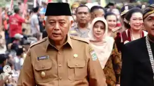 Biodata-Sanusi-Bupati-Malang-Disorot-Saat-Datang-Menyaksikan-Pentas-Wayang-Kulit-di-Desa-Sananrejo.jpg