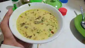 soto-kuning-pak-yusup-merupakan-kuliner.jpg