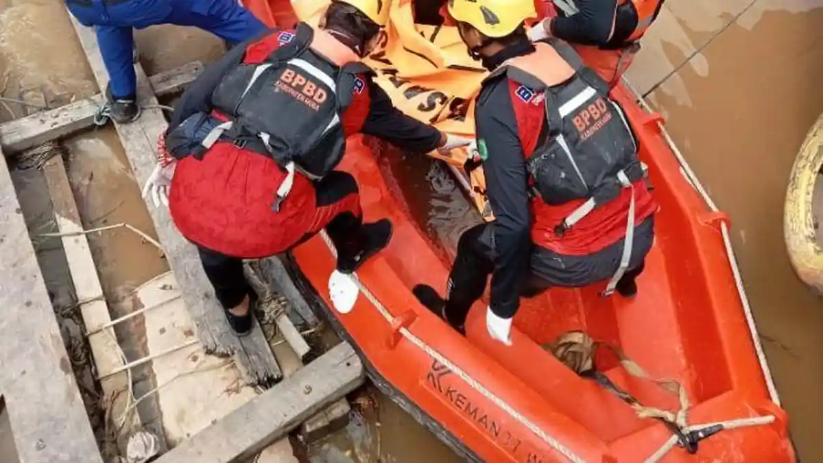 Kaca Kabin Pecah Operator Alat Berat Tewas Tenggelam Saat Bongkar Muat Batubara di Sungai Dawas Muba