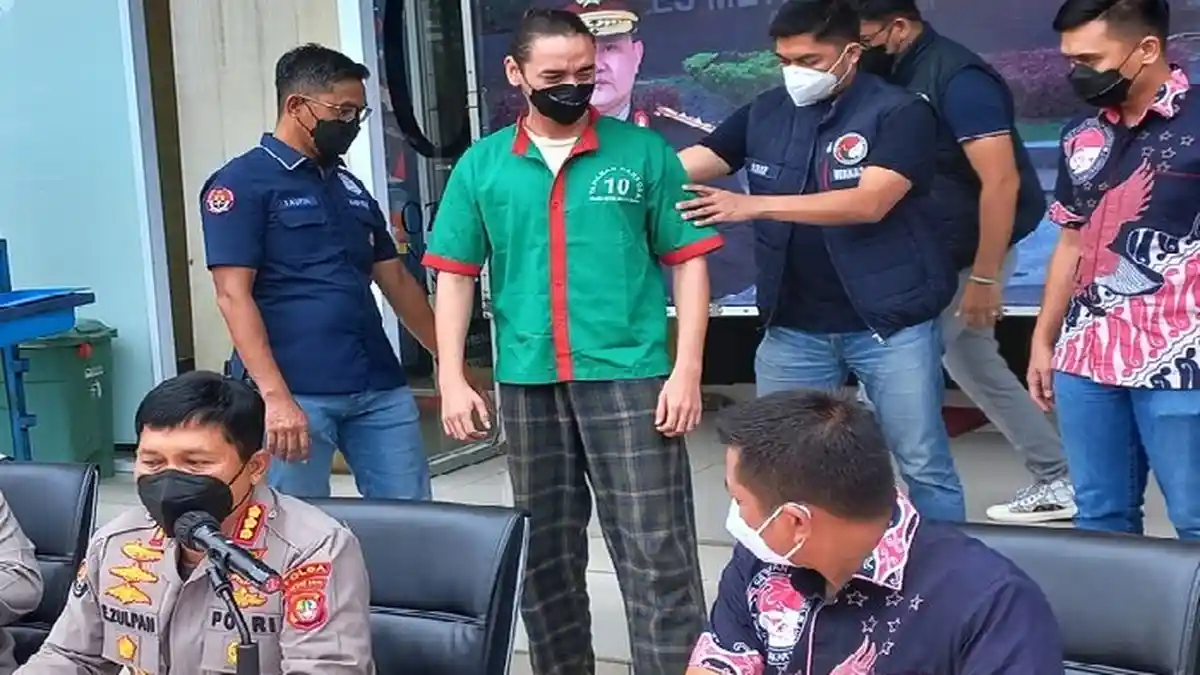Artis Ditangkap Polisi, Biji Ganja Disembunyikan di Bawah Karpet Mobil, Ini Deretan Barang Buktinya