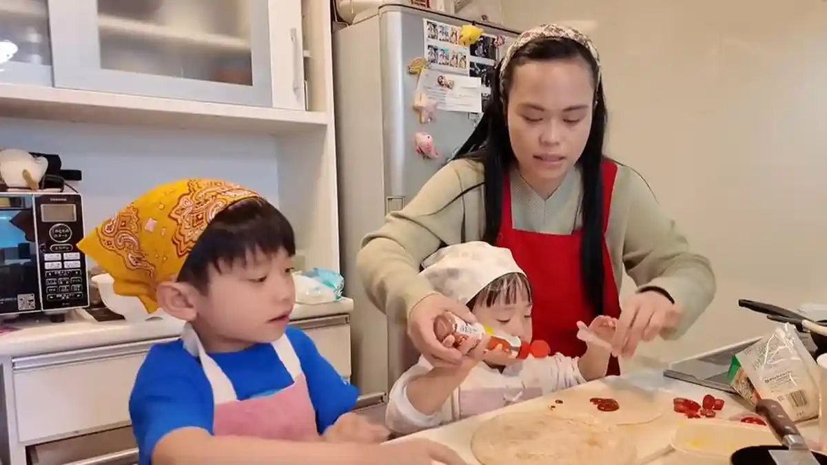 Kisah Mega Kenichiro, Ibu Ritsuki Sekaligus Mantan Buruh Pabrik di ...