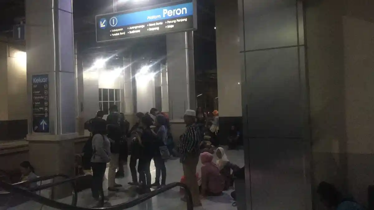 KRL Serpong-Tanah Abang Normal Lagi Usai Truk Dievakuasi