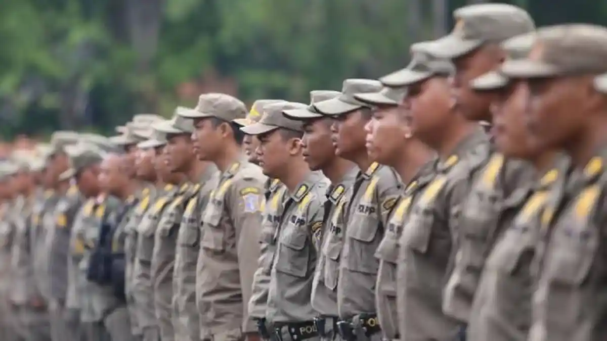 Curhat Desi, Anak Putus Sekolah usai SK Satpol PP Suaminya Dipinjam Pimpinan