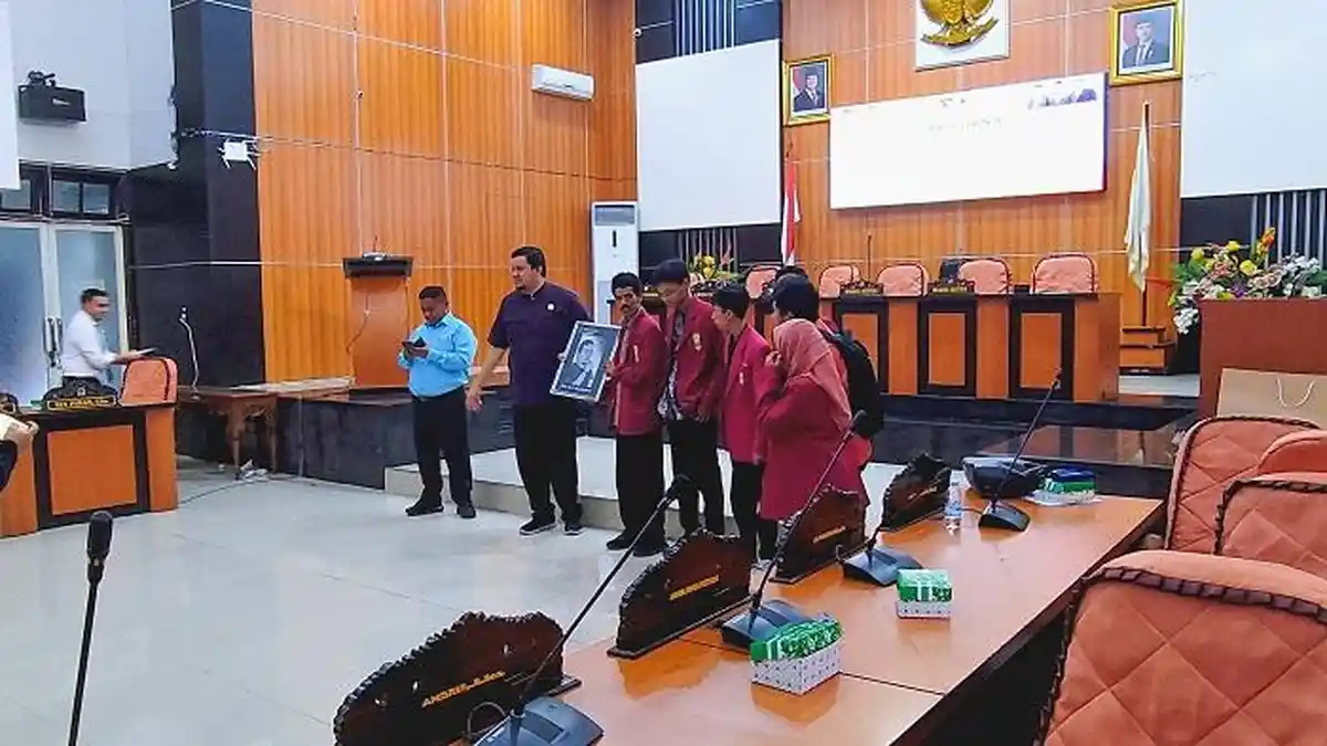 Ikatan Mahasiswa Muhammadiyah Temui DPRD Palu, Pertanyakan Efektivitas dan Anggaran Bus Trans Palu
