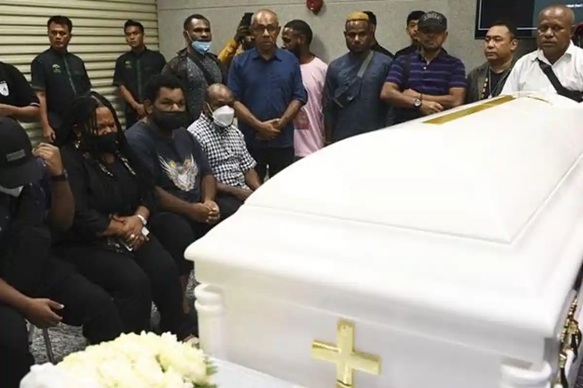 Lukas Enembe Meninggal, Truk Pengangkut Massa Terbakar Usai Pemakaman