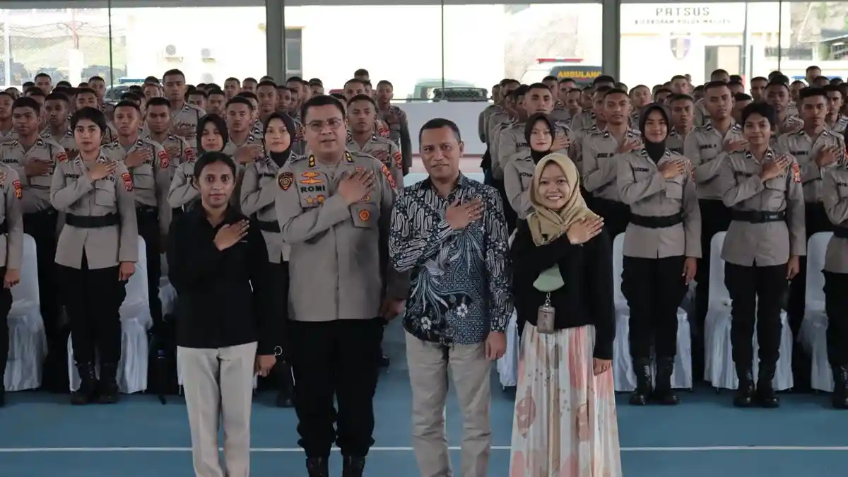 UT Ambon Sosialisasi Keunggulan Program Saat Pembekalan Lulusan Diktukba dan Tamtama Polri