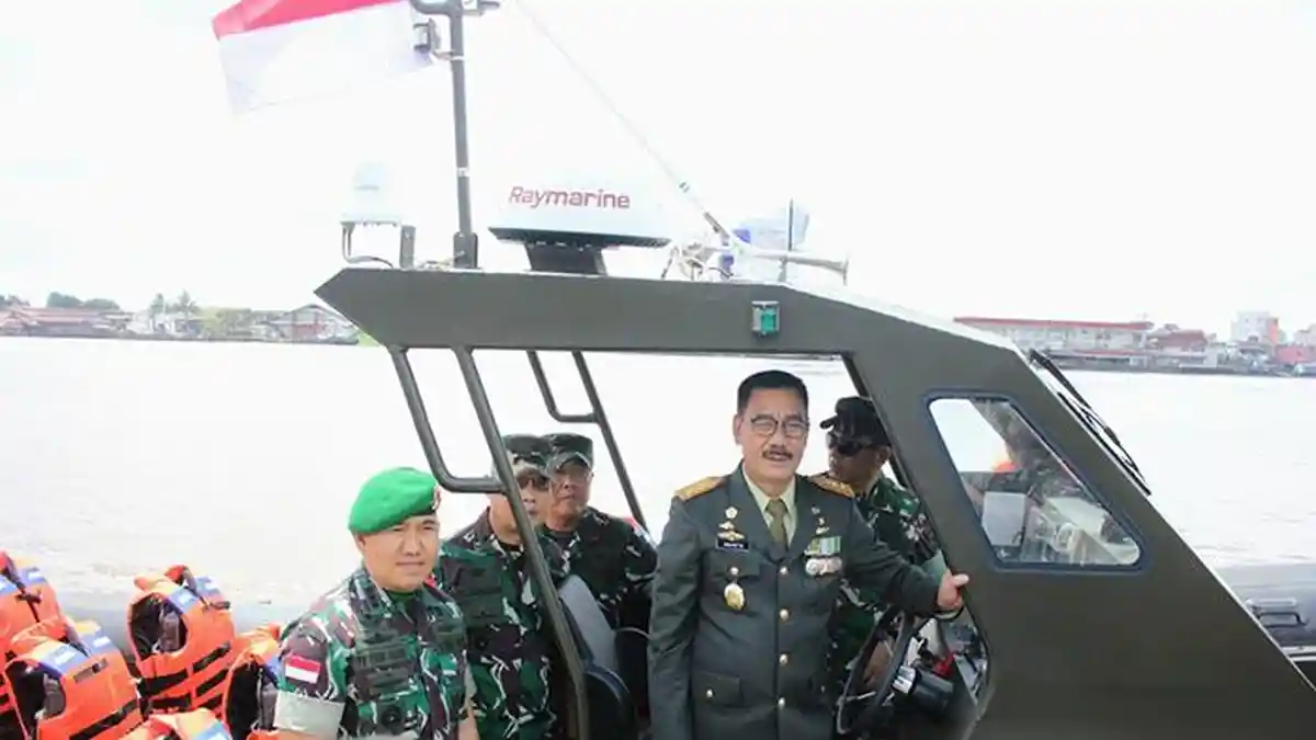 Kemhan RI Dukung Kodam XII/Tanjungpura dengan 6 Unit RIB