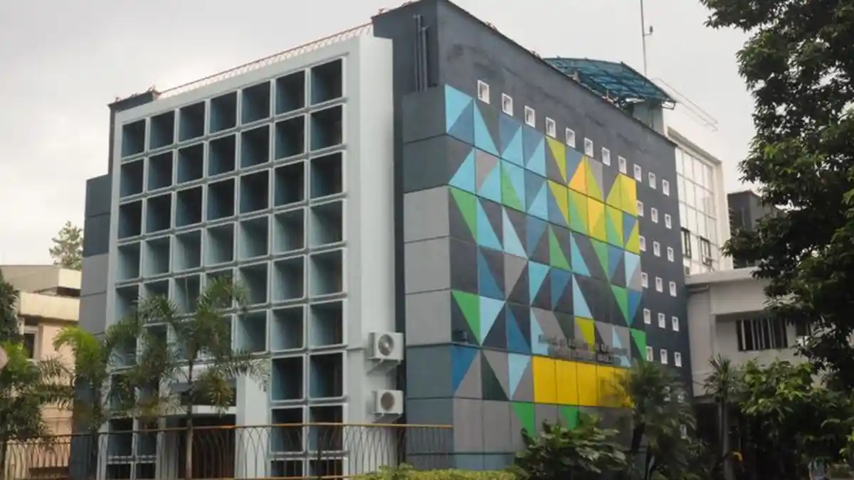 Apa yang Terjadi di SBM ITB ? Benarkah Kisruh Rektor Vs Dosen ? Ridwan Kamil Sampai Angkat Bicara