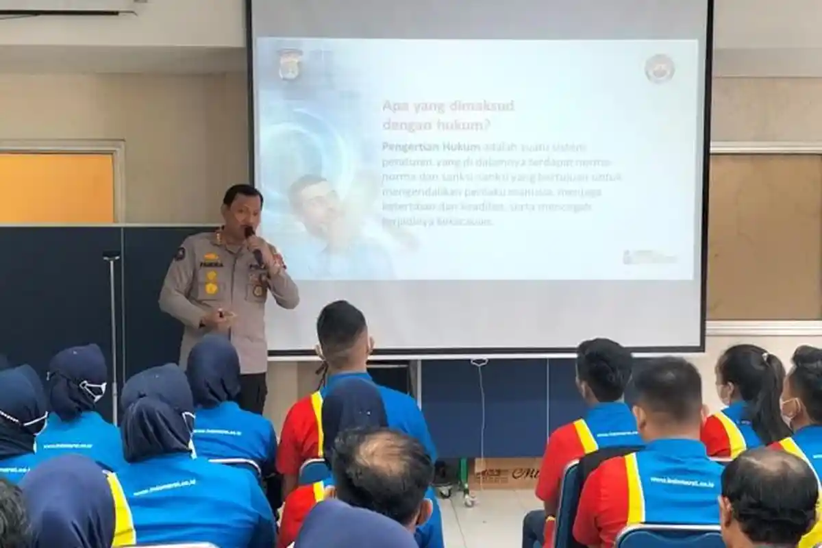 Polda Lampung Beri Pendidikan Hukum soal Penggelapan dan Pinjol kepada Karyawan Indomarco