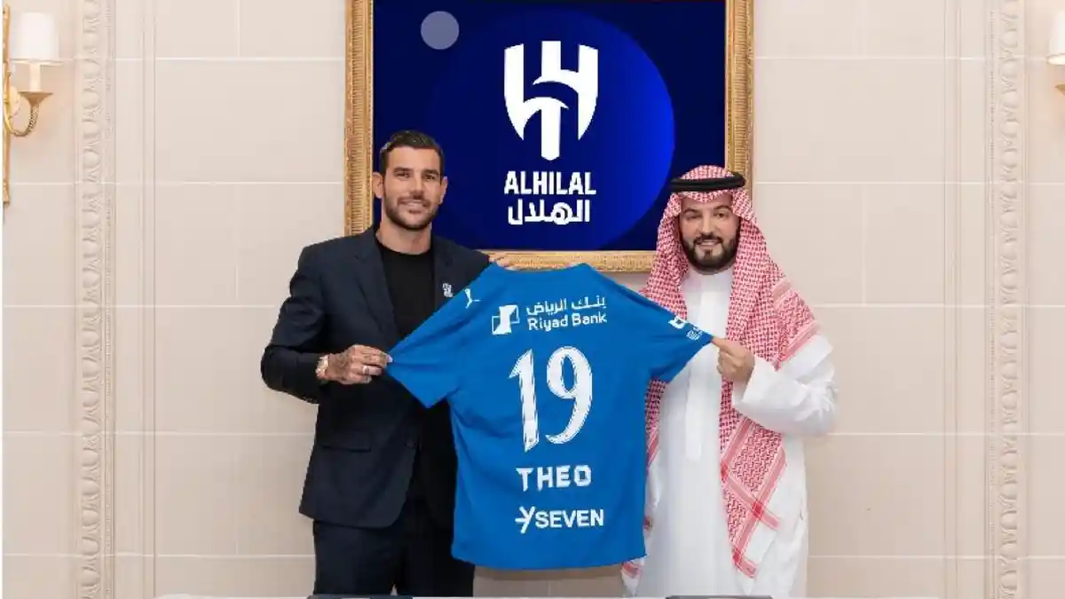 Bursa Transfer - Theo Hernandez Resmi Gabung Al Hilal, Gajinya Setara Rp 31 Miliar Perbulan