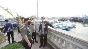 tanggul-muara-baru.jpg