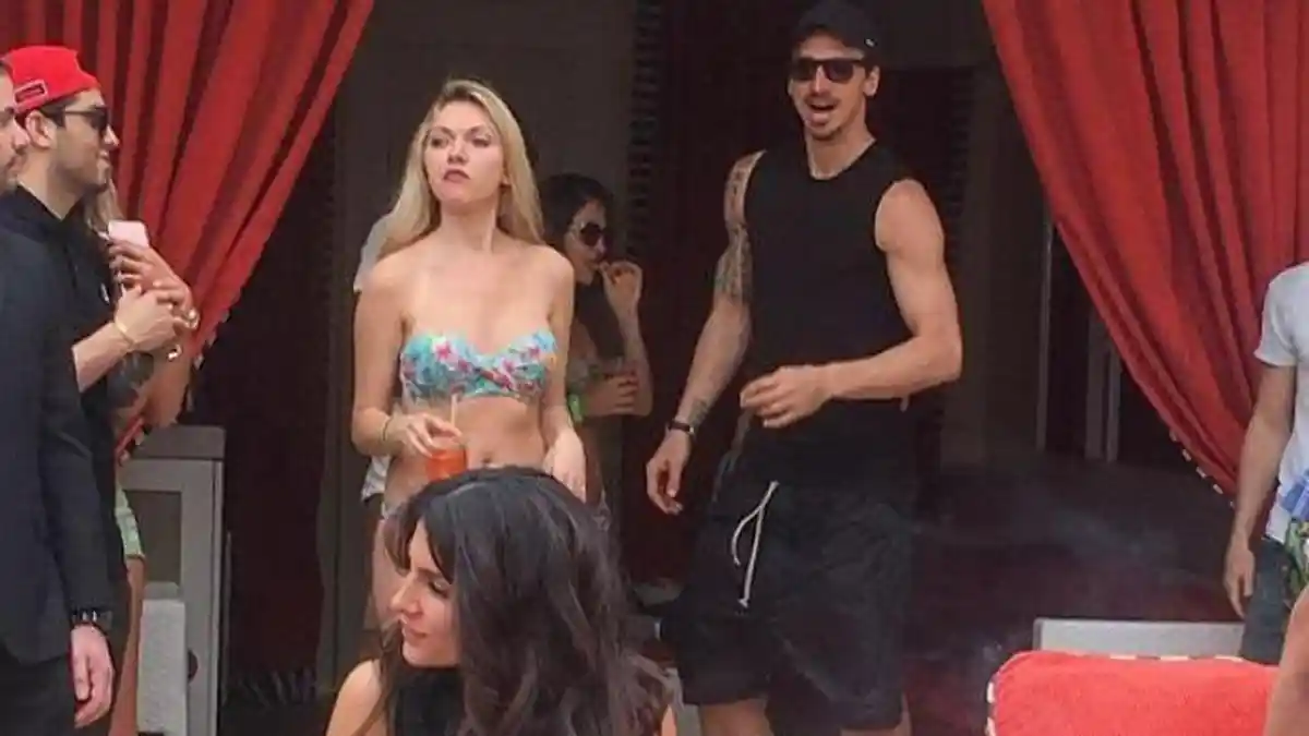 Ibrahimovic Tepergok Pesta Bareng Wanita Seksi