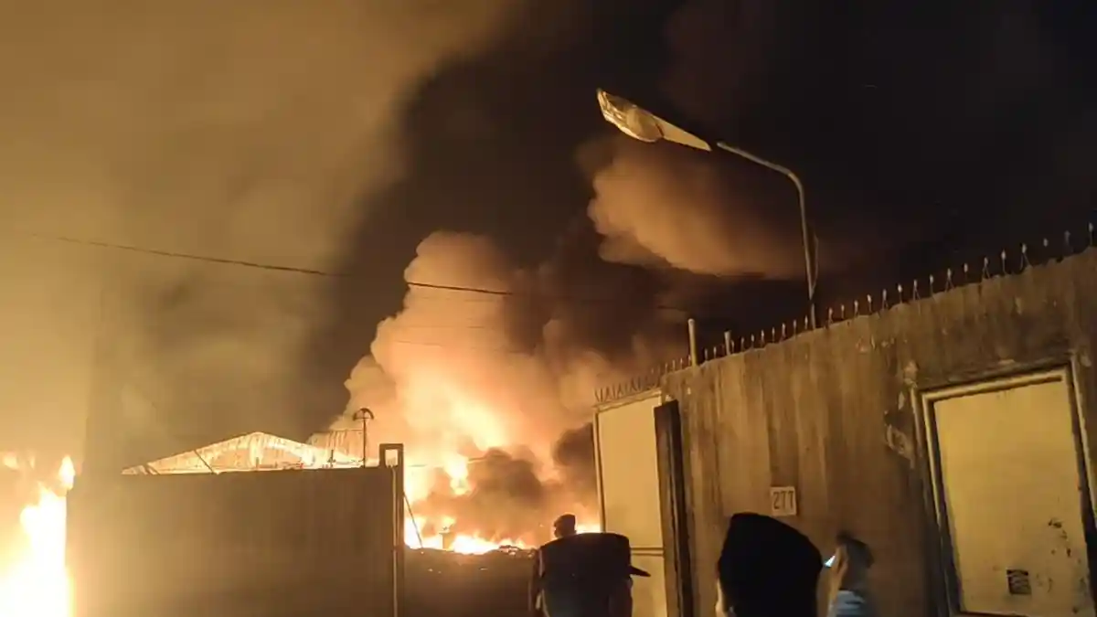 KEBAKARAN DAHSYAT, Pabrik Getah PT Mas Mulia dan PT Polimex di Asahan Ludes Jadi Abu