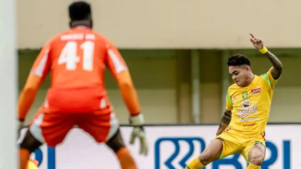 Persebaya Surabaya Diserbu Suporter Persib Bandung seusai Remis Kontra PSBS Biak, Beri Respons Ini