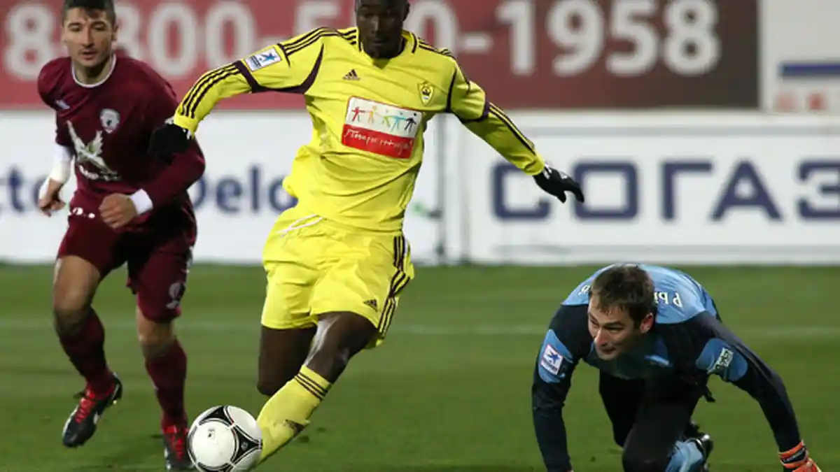 Lacina Traore akan Magang di West Ham United