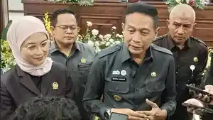 Wali-Kota-Malang-Wahyu-Hidayat-memberikan-keterangan.jpg