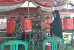 Pasar-minyak-goreng-curah-di-Lampung-Tengah-400-liter-lebih-terjual-dalam-1-jam.jpg