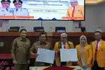 KERJASAMA-UNM-Bupati-Takalar-Firdaus-Daeng-Manye-dan-Rektor-UNM.jpg