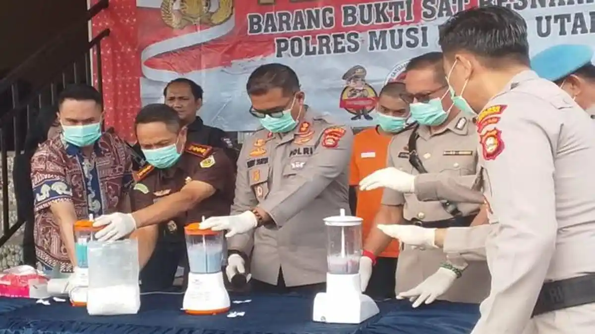 AKBP Rendy Surya Aditama Selamatkan 10.000 Warga Muratara dari Ancaman Narkoba, 1 Kg Sabu Diblender!