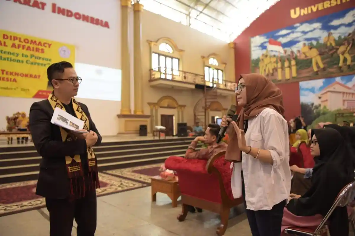 Seminar Diplomasi Buka Wawasan Mahasiswa Universitas Teknokrat tentang Karir Internasional