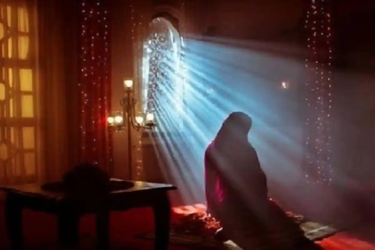 Banyak Yang Belum Tahu Beda Tahajud dan Qiyamul Lail, Begini Penjelasan Ustadz Adi Hidayat