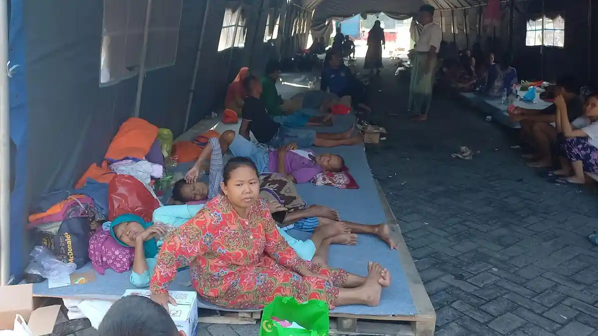 Kisah Korban Banjir Karanganyar Demak, Kelaparan di Atap Rumah, Berbekal Galon Selamatkan Diri