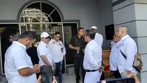Roma-nasir-Kadin-Batam-ke-kantor-kadin.jpg