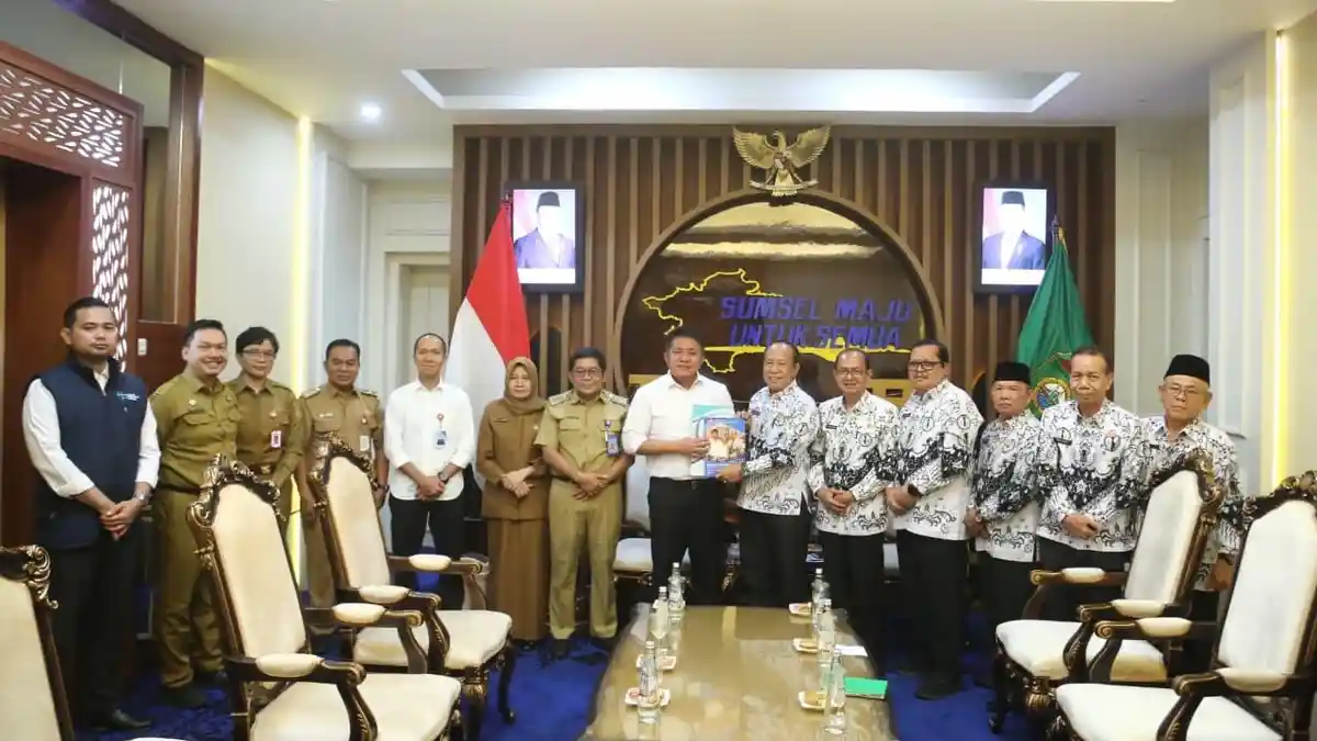 Herman Deru Minta Peringatan Hari Guru dan HUT PGRI Digelar Serentak dan Lebih Gebyar