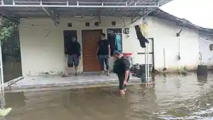 18012026-olah-tkp-pencurian-di-rumah-korban-banjir-kudus-di-jati-wetan.jpg