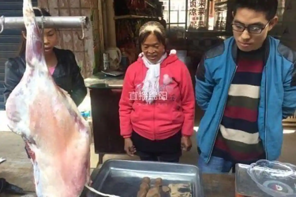 7 Tahun Dipelihara Tak Kunjung Besar, Saat Disembeli Pemiliknya Malah Temukan Benda Mahal Ini