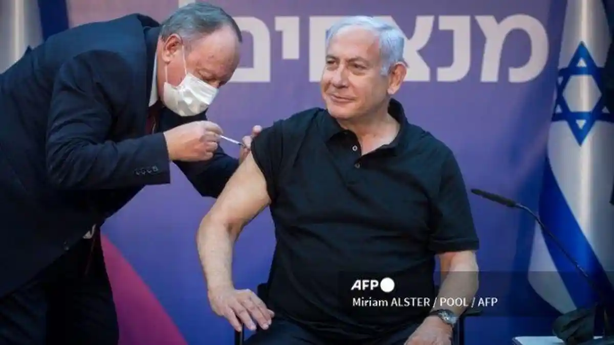 Belasan Ribu Orang Israel Positif Covid-19 Usai Disuntik Vaksin