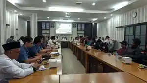 DPRD-Kabupaten-Malang-bahas-penertiban-parkir-truk-tebu-di-Pabrik-Gula-PG-Krebet-Baru-Bululawang.jpg