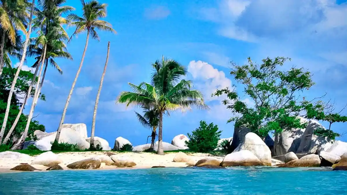 Keindahan Tanjung Kelayang di Belitung Bikin Mabuk Kepayang