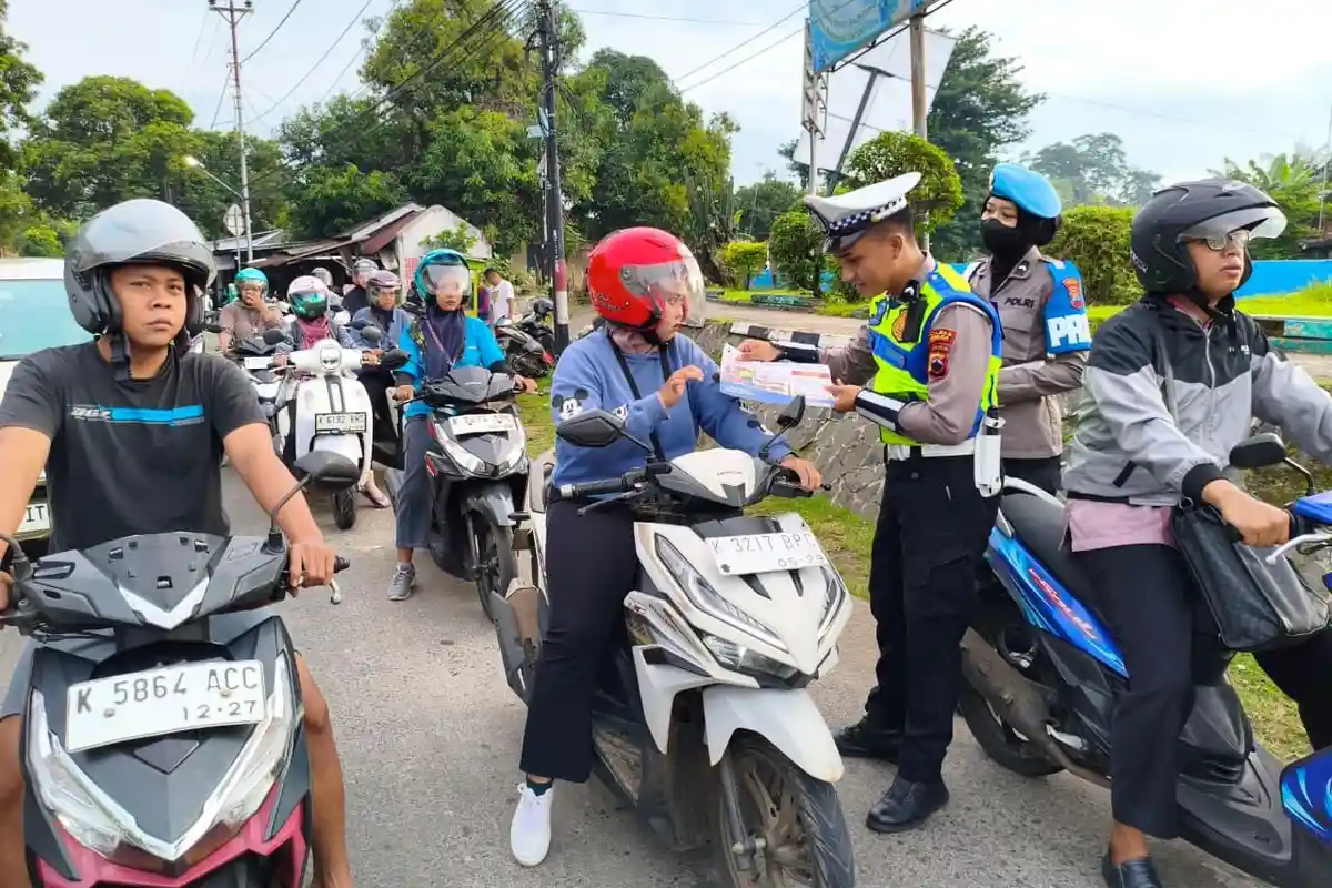Satlantas Polres Jepara Gelar Sosialisasi Ops Zebra Candi 2025 Bagi Pengguna Jalan