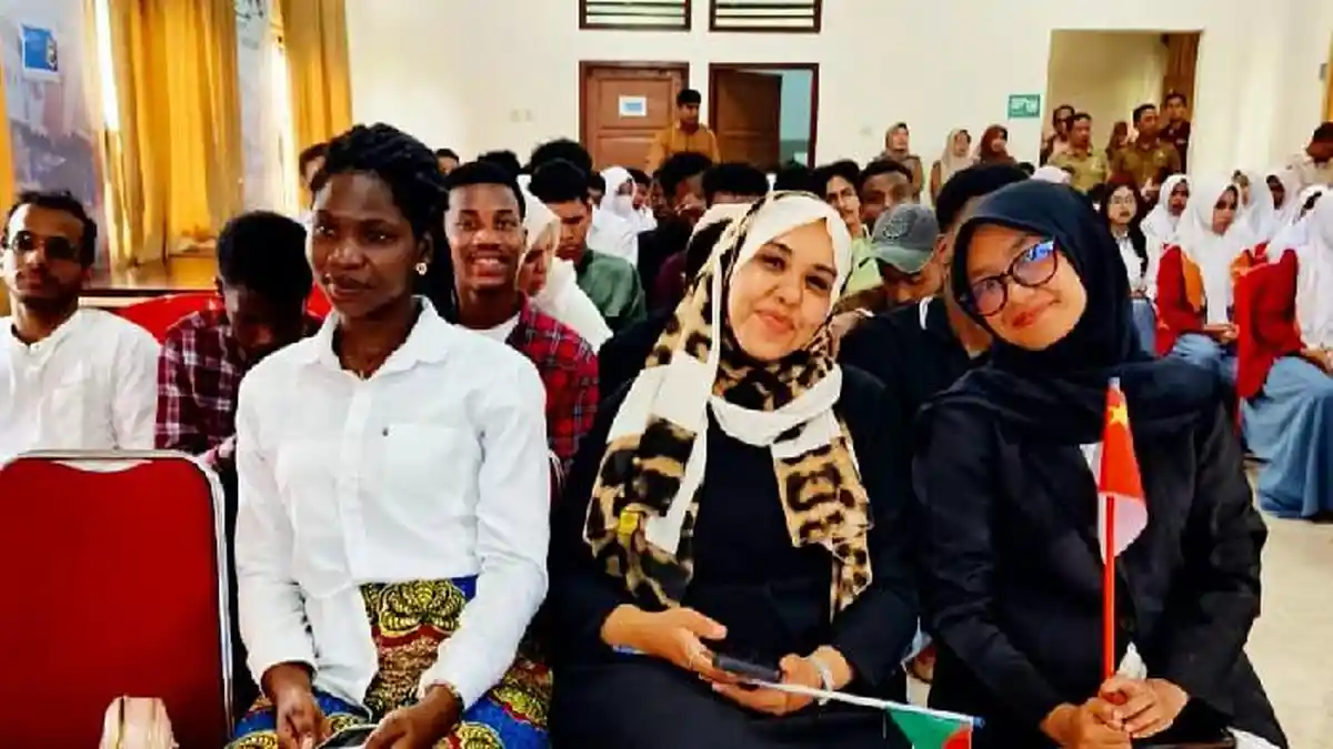 Mahasiswa Internasional UMMAT Bangun Global Mindset Generasi Muda Bima Melalui Diplomasi Pendidikan 